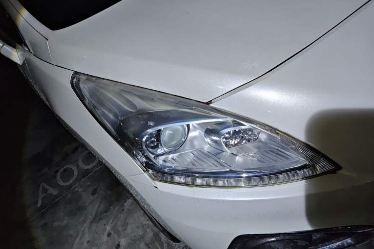 Used Peugeot 3008 2015 2.0L Manual Classic Edition Right Front Headlight