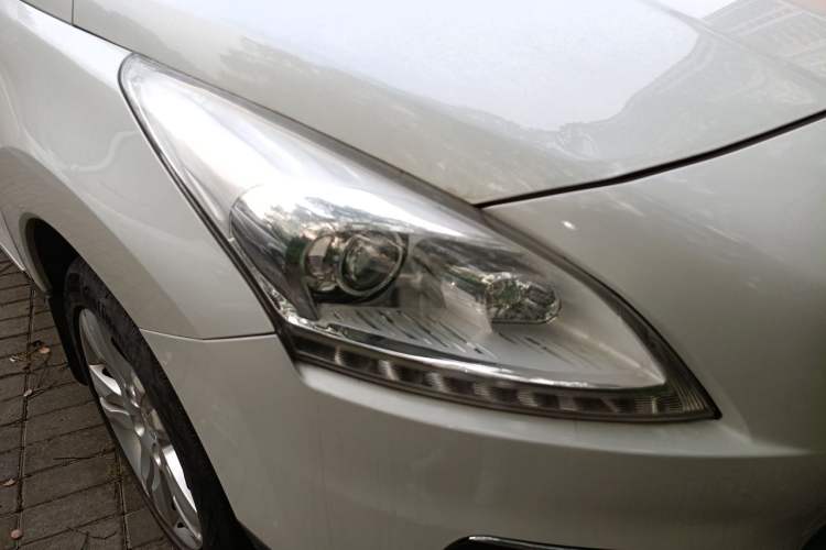 Used Peugeot 3008 2015 2.0L Automatic Trend Edition Right Front Headlight