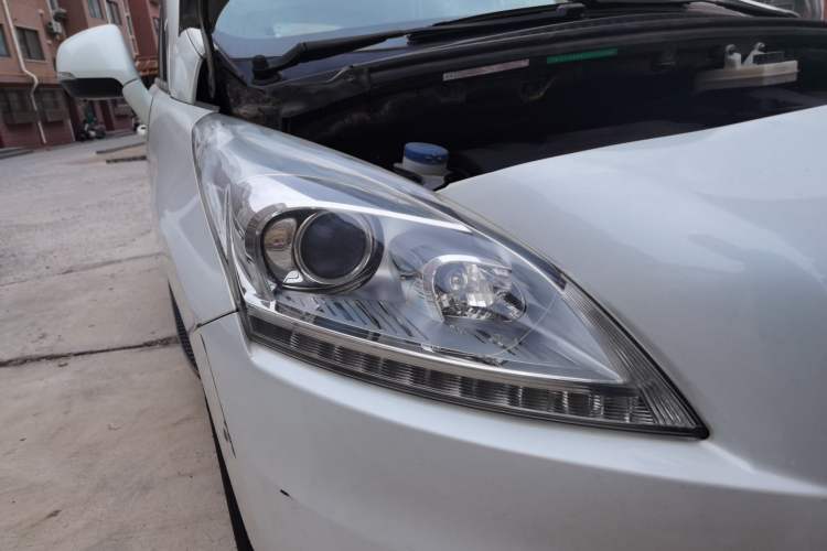 Used Peugeot 3008 2015 2.0L Automatic Classic Edition Right Front Headlight