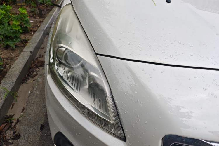 Used Peugeot 3008 2015 2.0L Automatic Trend Edition Right Front Headlight