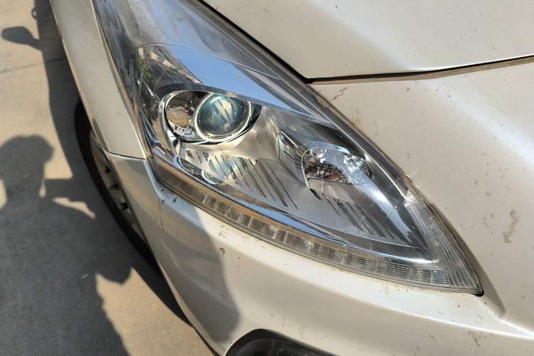 Used Peugeot 3008 2015 2.0L Automatic Classic Edition Right Front Headlight