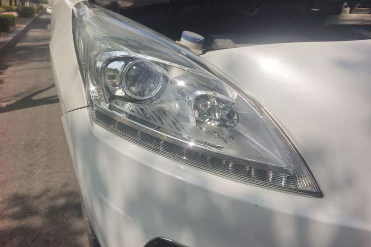 Used Peugeot 3008 2015 2.0L Automatic Classic Edition Right Front Headlight