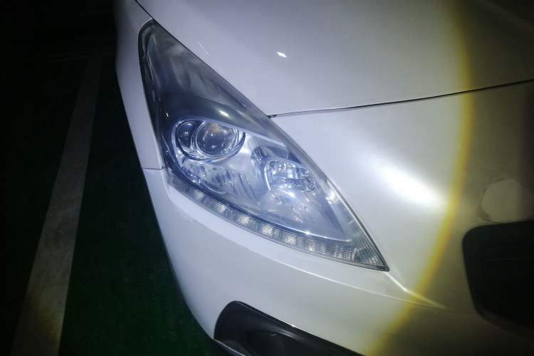 Used Peugeot 3008 2015 2.0L Automatic Classic Edition Right Front Headlight