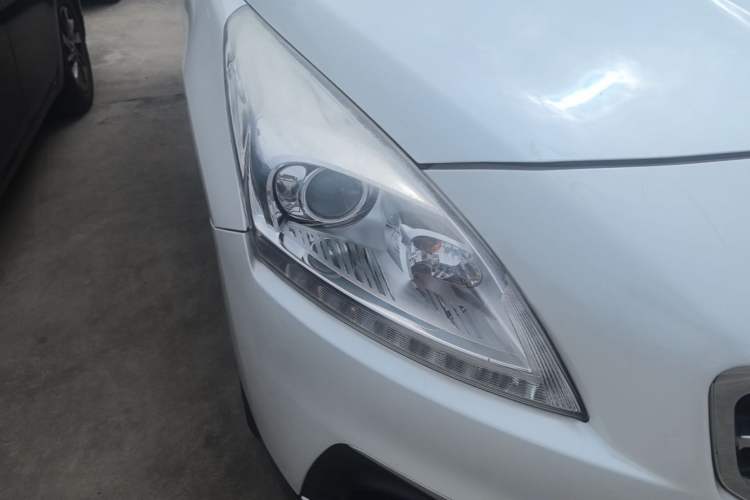 Used Peugeot 3008 2015 1.6THP Automatic Prestige Edition Right Front Headlight