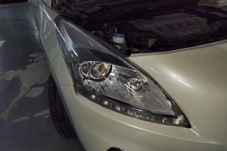 Used Peugeot 3008 2015 2.0L Automatic Trend Edition Right Front Headlight