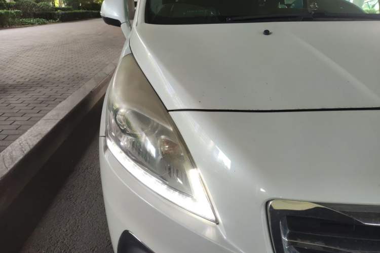 Used Peugeot 3008 2015 1.6THP Automatic Classic Edition Right Front Headlight