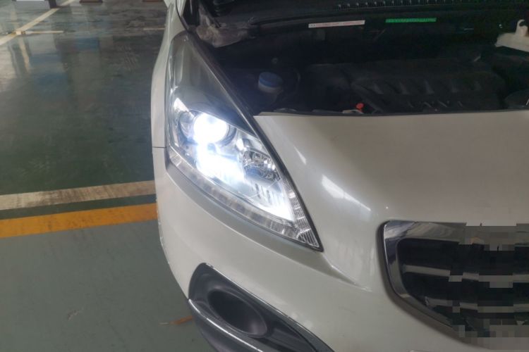 Used Peugeot 3008 2015 2.0L Automatic Classic Edition Right Front Headlight