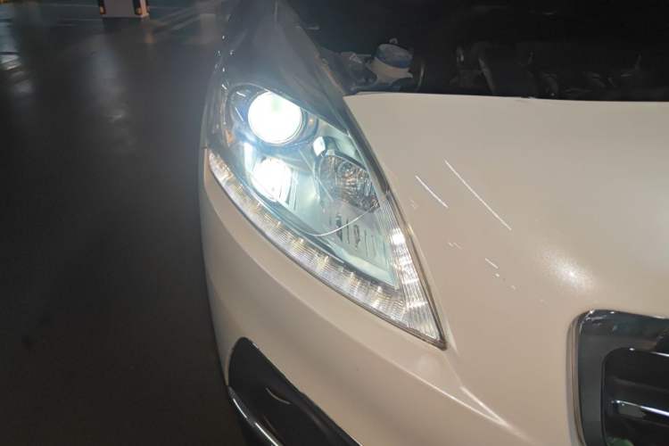 Used Peugeot 3008 2015 1.6THP Automatic Prestige Edition Right Front Headlight