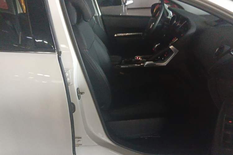 Used Peugeot 3008 2015 2.0L Automatic Classic Edition Right Front Seat