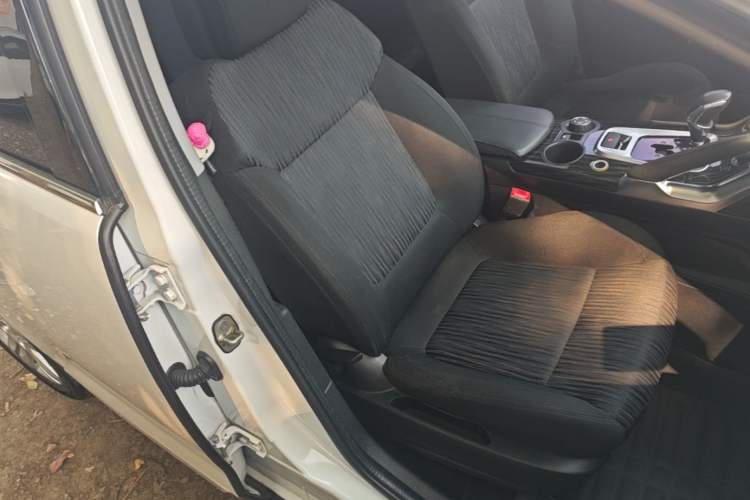 Used Peugeot 3008 2015 1.6THP Automatic Classic Edition Right Front Seat