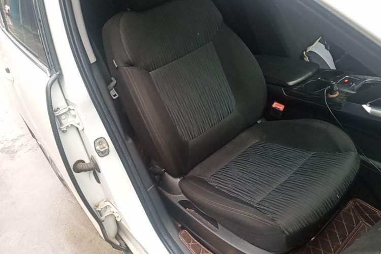Used Peugeot 3008 2015 2.0L Automatic Classic Edition Right Front Seat