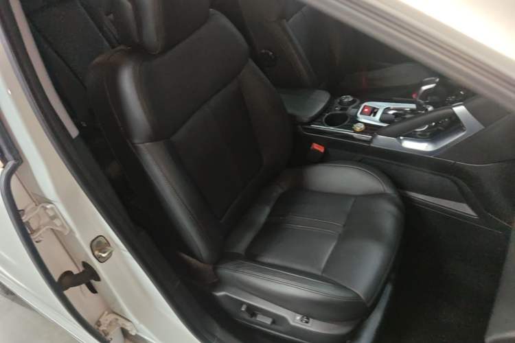Used Peugeot 3008 2015 1.6THP Automatic Prestige Edition Right Front Seat