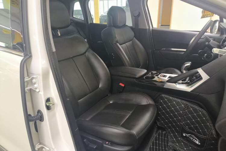 Used Peugeot 3008 2015 1.6THP Automatic Prestige Edition Right Front Seat