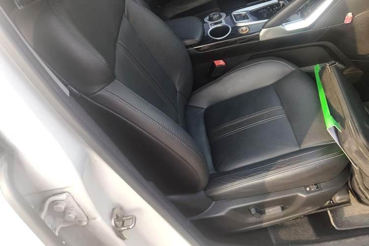 Used Peugeot 3008 2015 1.6THP Automatic Trend Edition Right Front Seat