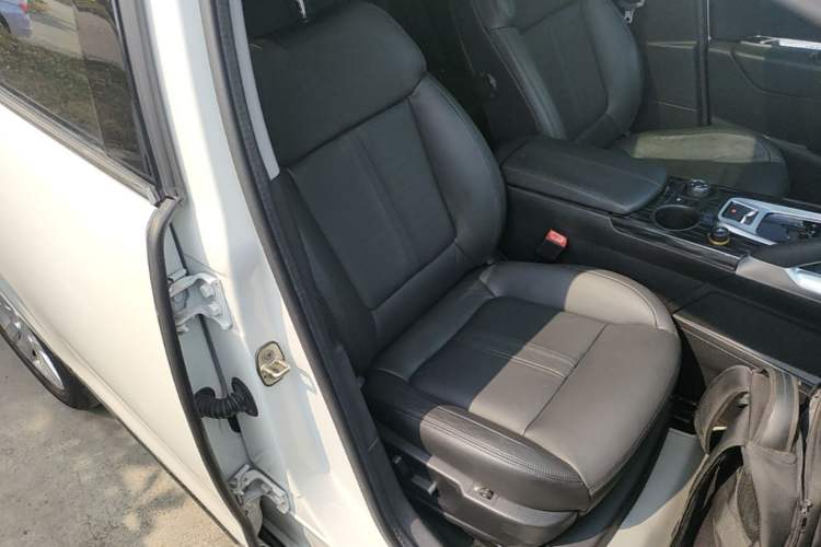 Used Peugeot 3008 2015 1.6THP Automatic Trend Edition Right Front Seat