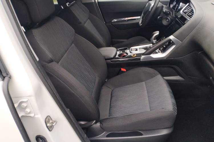 Used Peugeot 3008 2015 2.0L Automatic Classic Edition Right Front Seat