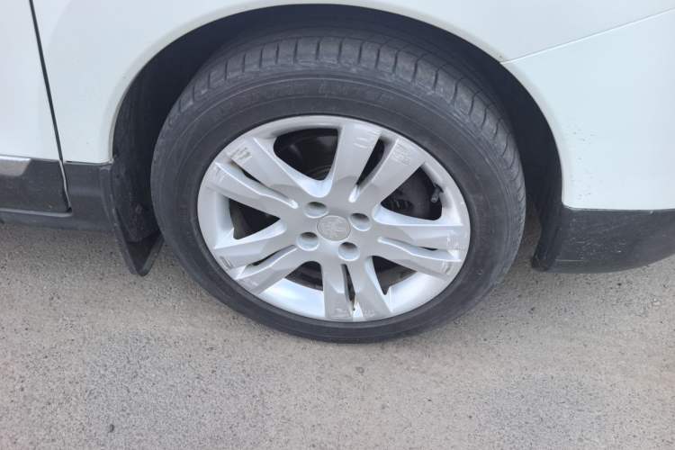 Used Peugeot 3008 2015 1.6THP Automatic Trend Edition Right Front Wheel Hub