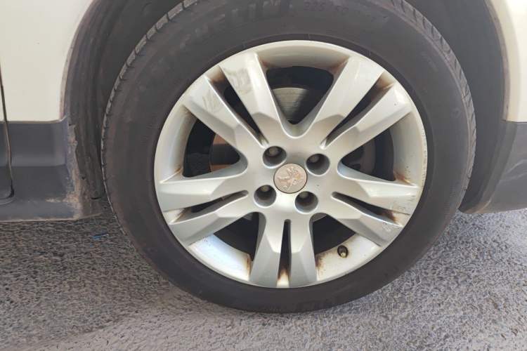 Used Peugeot 3008 2015 1.6THP Automatic Classic Edition Right Front Wheel Hub