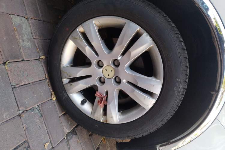 Used Peugeot 3008 2015 2.0L Automatic Classic Edition Right Front Wheel Hub