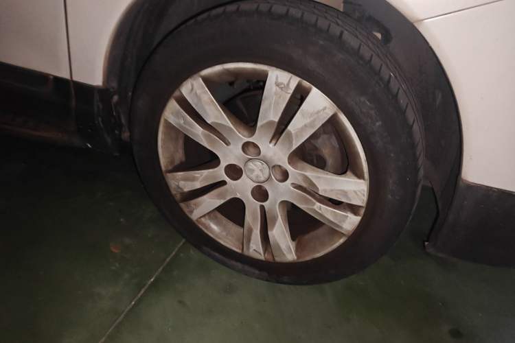 Used Peugeot 3008 2015 2.0L Automatic Trend Edition Right Front Wheel Hub