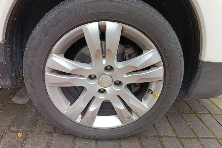 Used Peugeot 3008 2015 2.0L Manual Classic Edition Right Front Wheel Hub