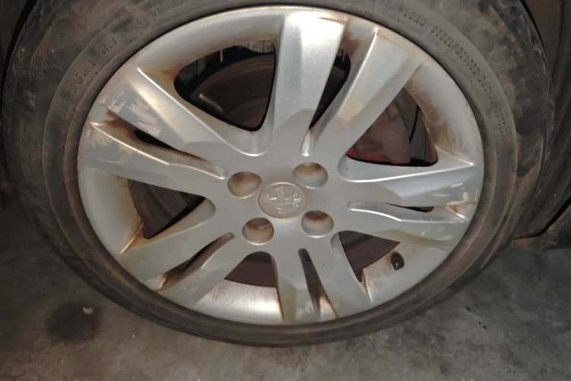 Used Peugeot 3008 2015 2.0L Automatic Classic Edition Right Front Wheel Hub