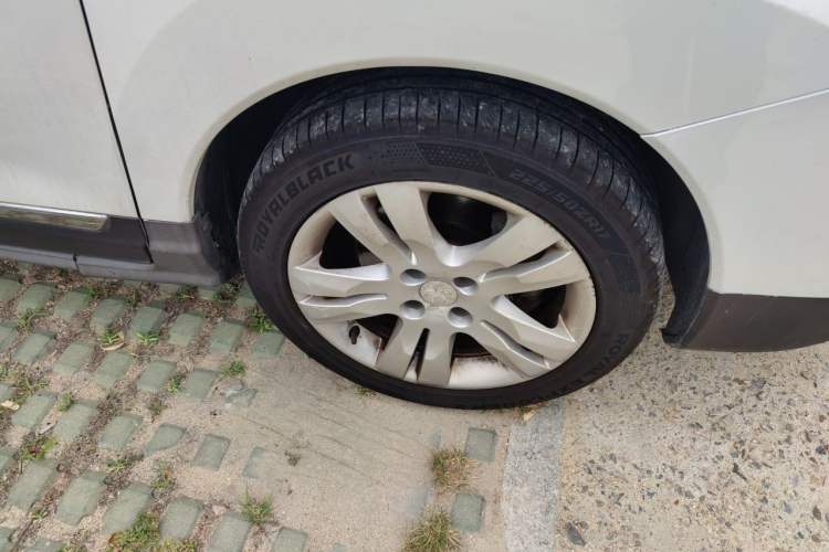 Used Peugeot 3008 2015 2.0L Automatic Classic Edition Right Front Wheel Hub