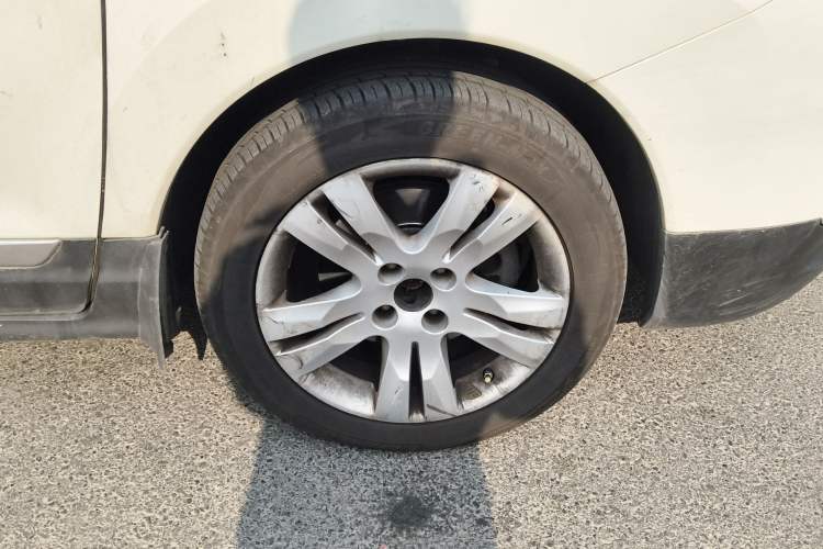 Used Peugeot 3008 2015 1.6THP Automatic Classic Edition Right Front Wheel Hub