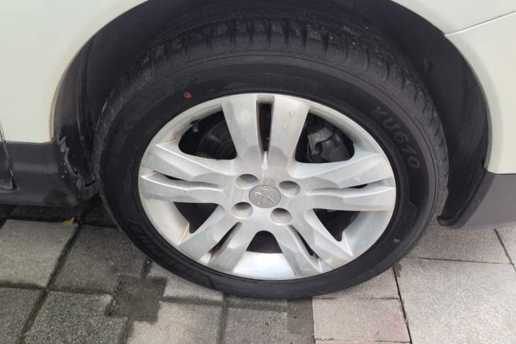 Used Peugeot 3008 2015 2.0L Automatic Classic Edition Right Front Wheel Hub