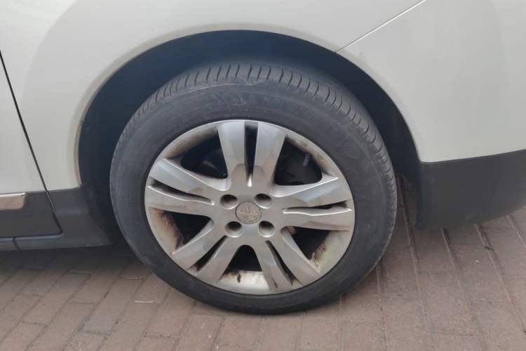 Used Peugeot 3008 2015 1.6THP Automatic Trend Edition Right Front Wheel Hub