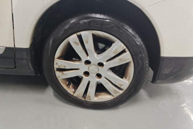 Used Peugeot 3008 2015 2.0L Automatic Trend Edition Right Front Wheel Hub