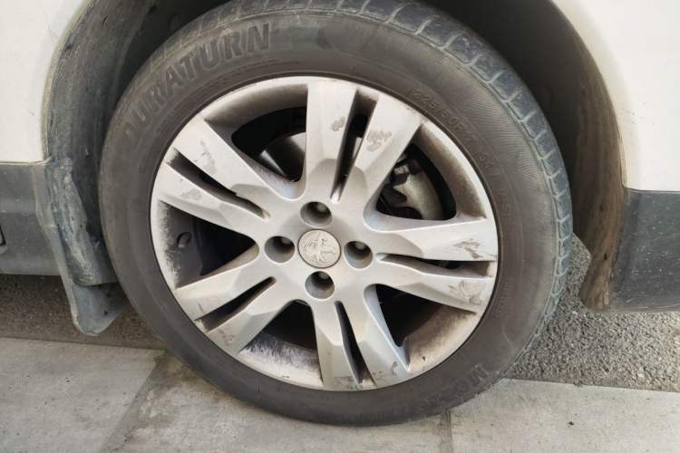 Used Peugeot 3008 2015 2.0L Automatic Classic Edition Right Front Wheel Hub