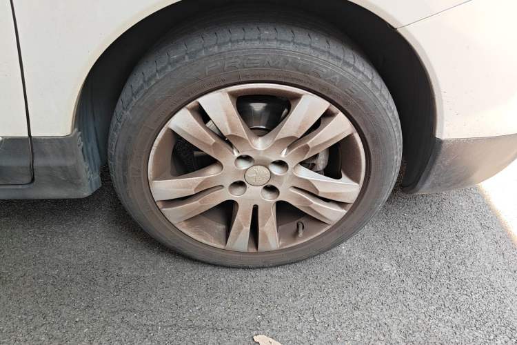 Used Peugeot 3008 2015 2.0L Automatic Classic Edition Right Front Wheel Hub