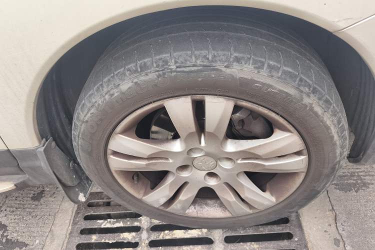 Used Peugeot 3008 2015 2.0L Automatic Classic Edition Right Front Wheel Hub