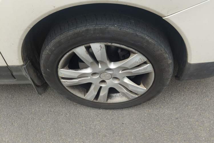 Used Peugeot 3008 2015 2.0L Automatic Classic Edition Right Front Wheel Hub