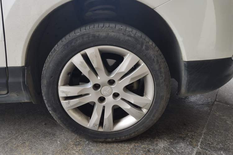 Used Peugeot 3008 2015 2.0L Automatic Classic Edition Right Front Wheel Hub