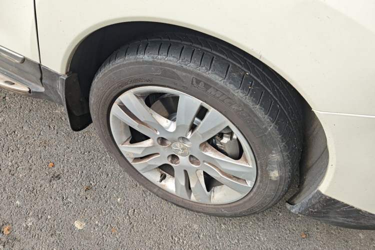 Used Peugeot 3008 2015 1.6THP Automatic Prestige Edition Right Front Wheel Hub