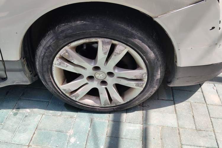 Used Peugeot 3008 2015 2.0L Automatic Classic Edition Right Front Wheel Hub