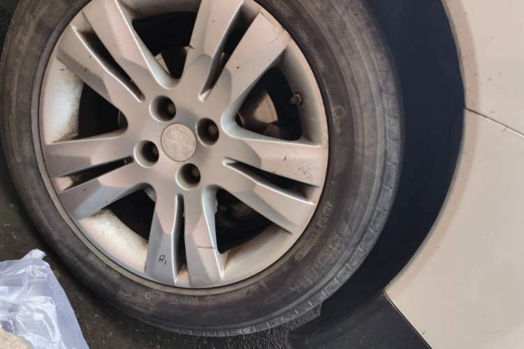 Used Peugeot 3008 2015 2.0L Automatic Classic Edition Right Front Wheel Hub