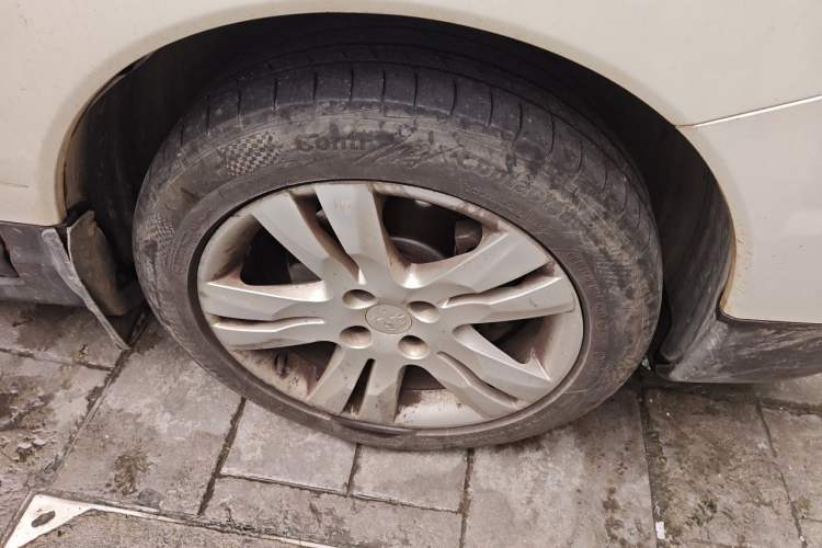 Used Peugeot 3008 2015 1.6THP Automatic Prestige Edition Right Front Wheel Hub