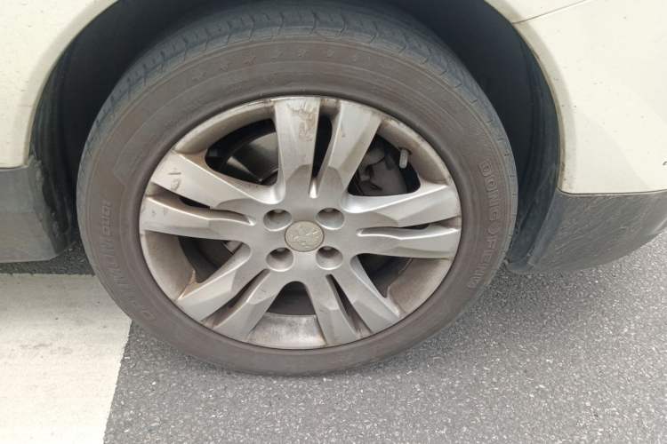 Used Peugeot 3008 2015 2.0L Automatic Trend Edition Right Front Wheel Hub