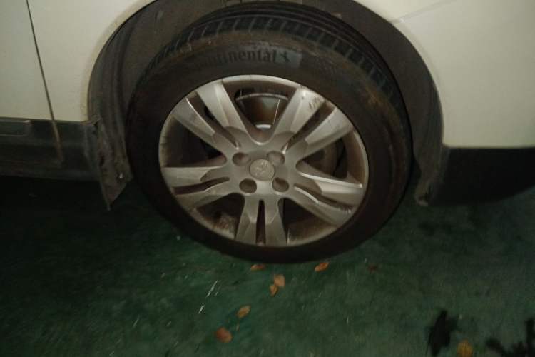 Used Peugeot 3008 2015 2.0L Automatic Trend Edition Right Front Wheel Hub