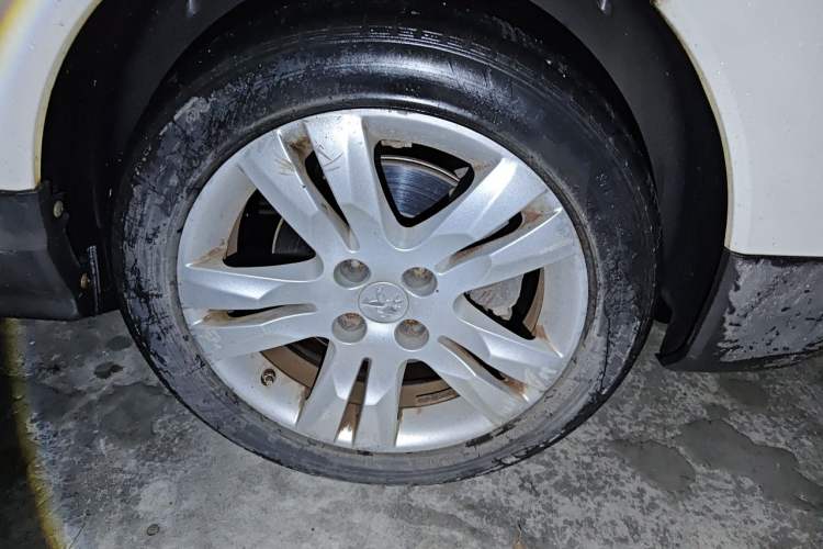 Used Peugeot 3008 2015 2.0L Manual Classic Edition Right Front Wheel Hub