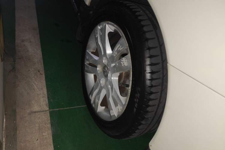 Used Peugeot 3008 2015 2.0L Automatic Trend Edition Right Front Wheel Hub