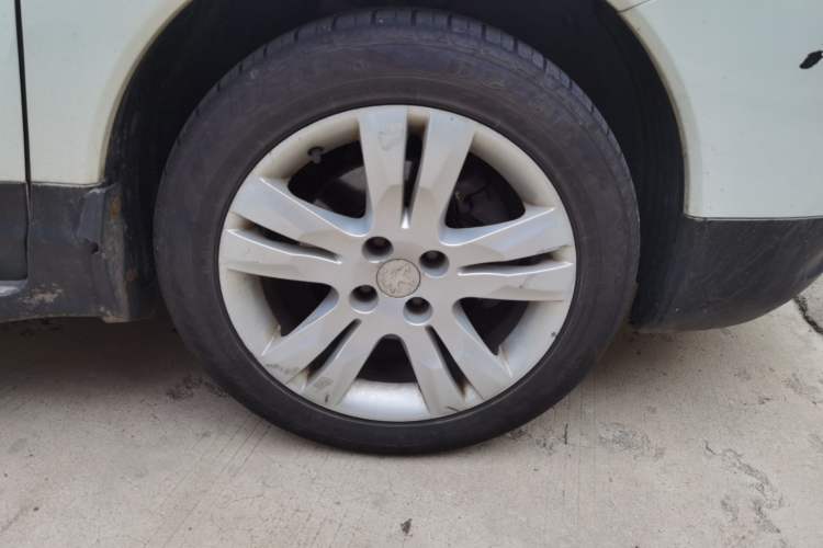 Used Peugeot 3008 2015 2.0L Automatic Classic Edition Right Front Wheel Hub