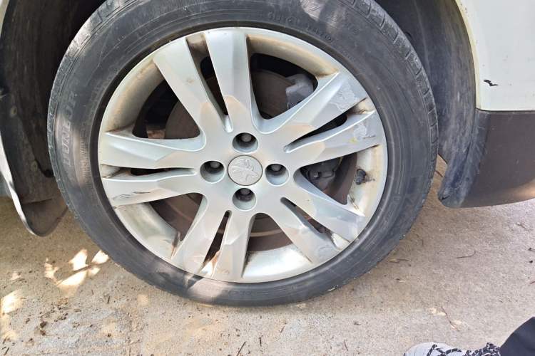 Used Peugeot 3008 2015 2.0L Automatic Trend Edition Right Front Wheel Hub