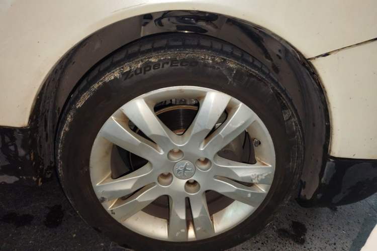 Used Peugeot 3008 2015 2.0L Automatic Trend Edition Right Front Wheel Hub