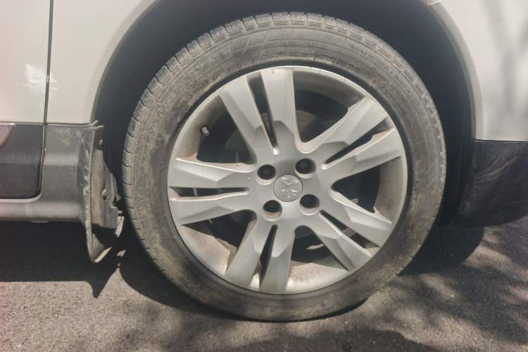Used Peugeot 3008 2015 2.0L Automatic Classic Edition Right Front Wheel Hub