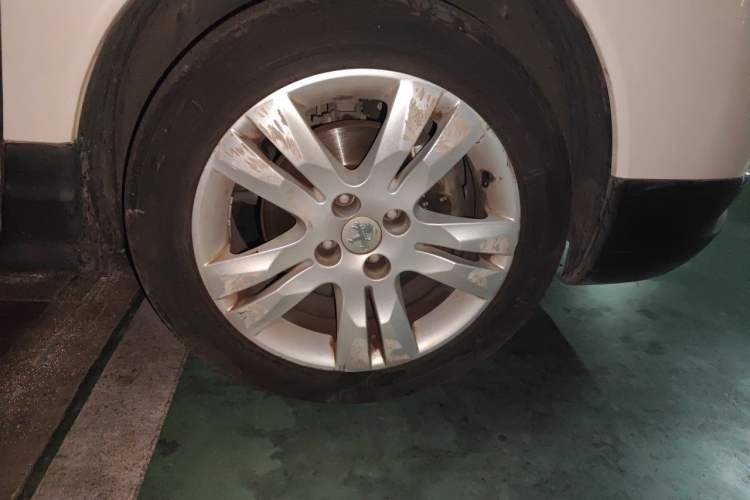 Used Peugeot 3008 2015 1.6THP Automatic Prestige Edition Right Front Wheel Hub