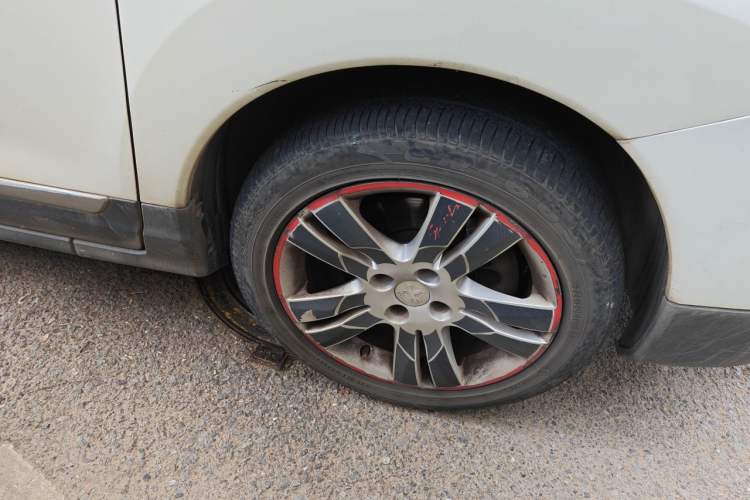 Used Peugeot 3008 2015 1.6THP Automatic Classic Edition Right Front Wheel Hub